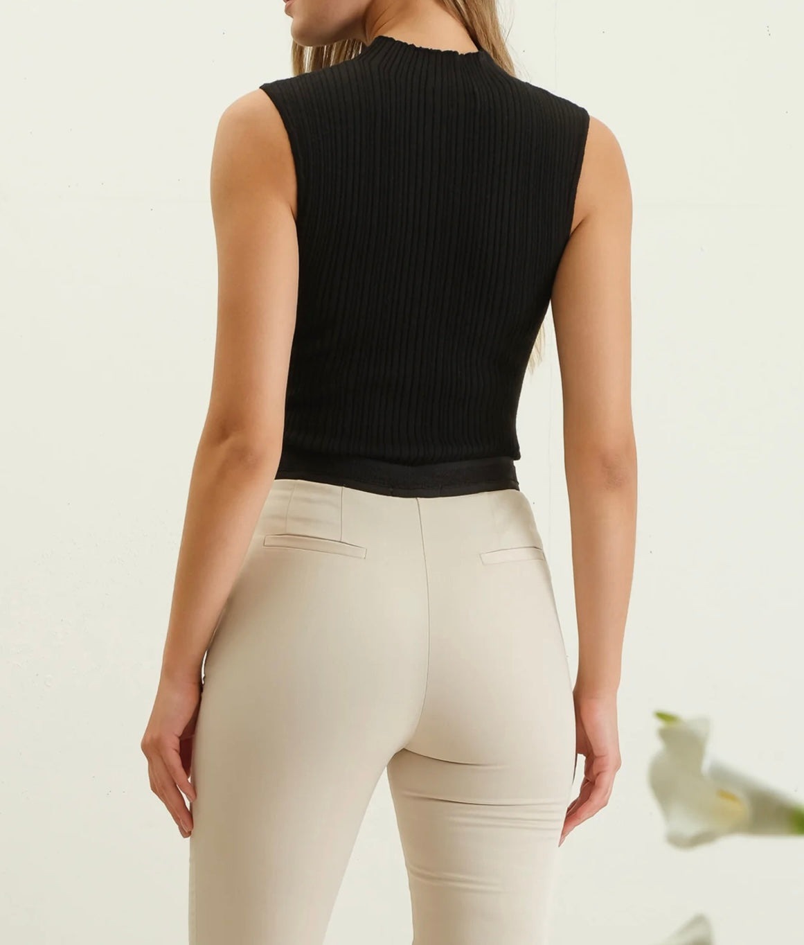 Mocks Neck Sweater (Black)