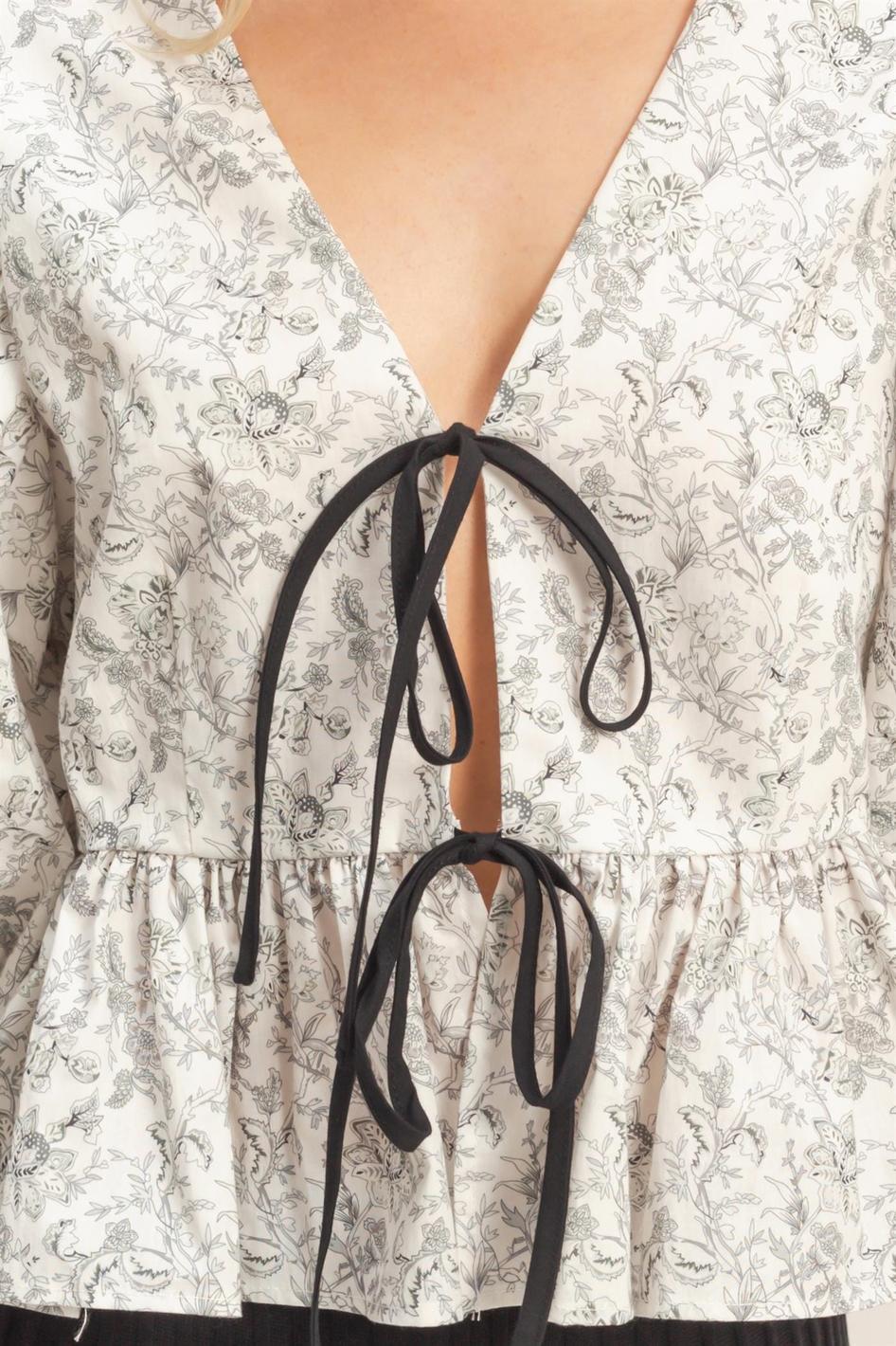 Women's Short Puff Sleeve Front Tie Floral Blouse