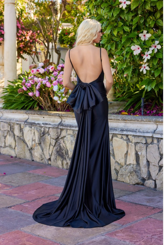 Sleek Black Floor-Length Prom Gown with a detachable bow